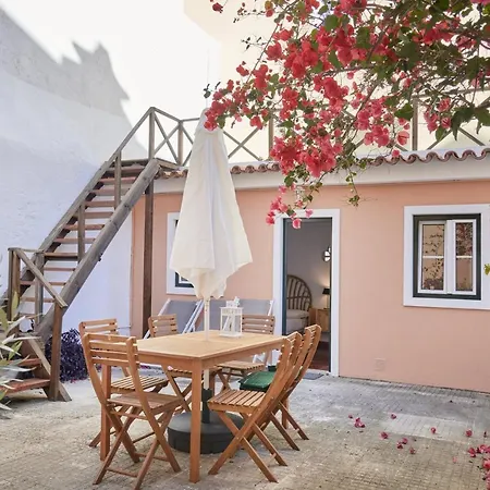 Amazing Terrace And Riverview In Historical Lisbon Exterior photo