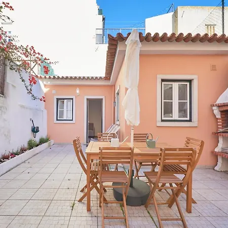 Amazing Terrace And Riverview In Historical Lisbon Exterior photo