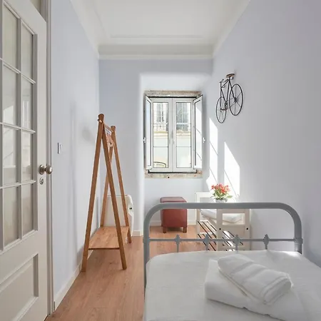 Amazing Terrace And Riverview In Historical Lisbon Exterior photo