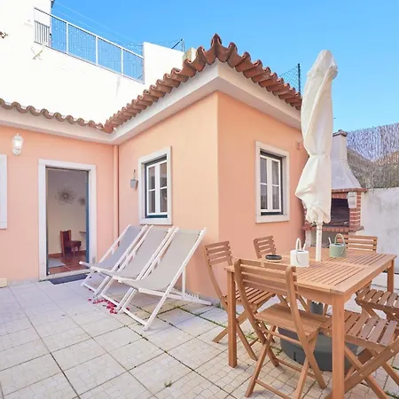 Amazing Terrace And Riverview In Historical Lisbon Exterior photo