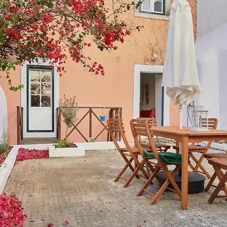 Amazing Terrace And Riverview In Historical Lisbon Exterior photo
