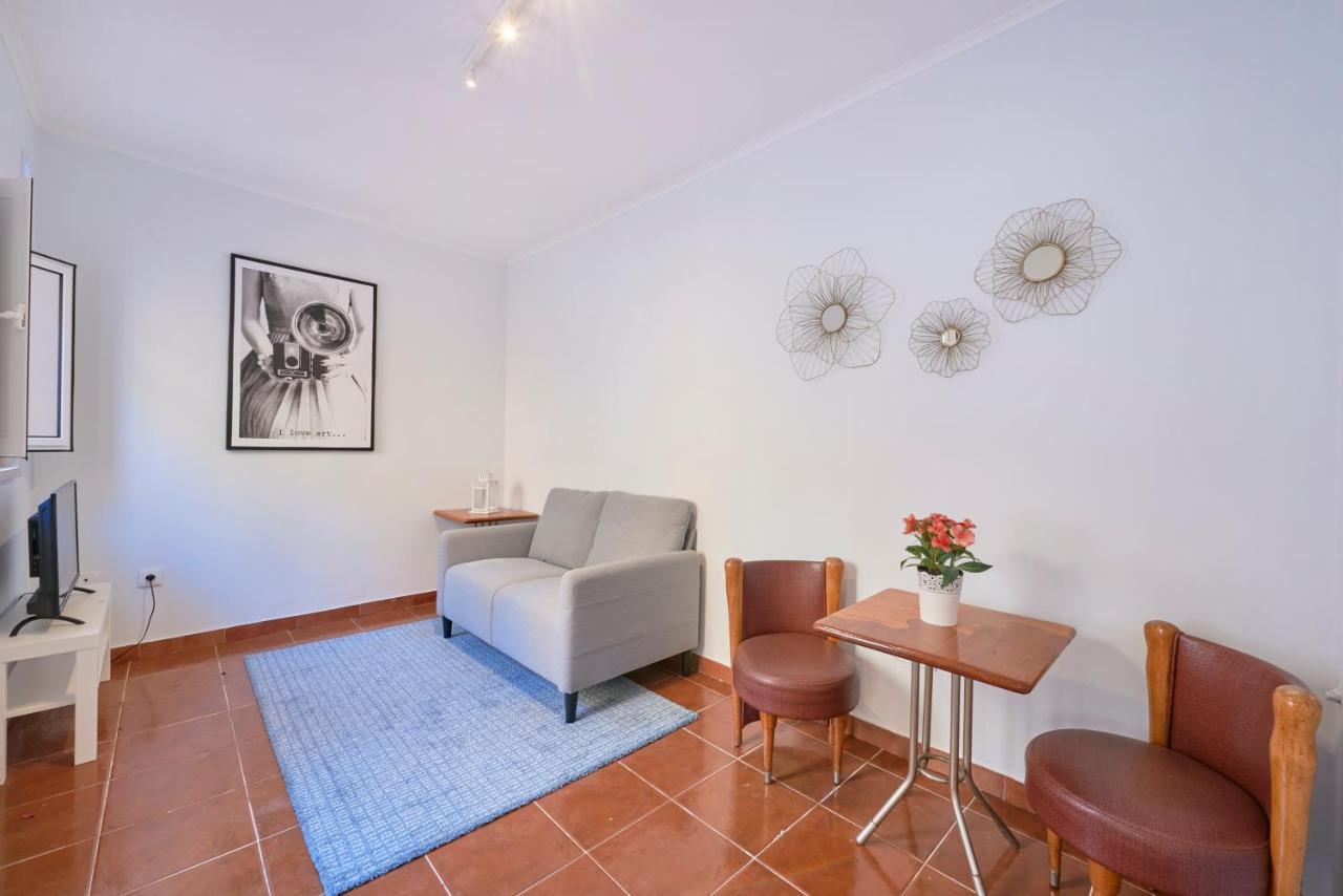 Amazing Terrace And Riverview In Historical * Lissabon