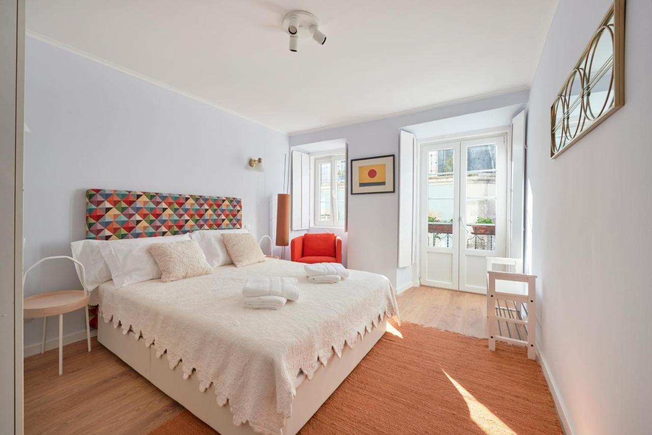 Amazing Terrace And Riverview In Historical Apartment